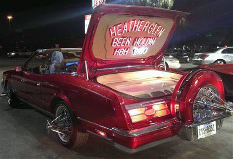 pop trunk signs