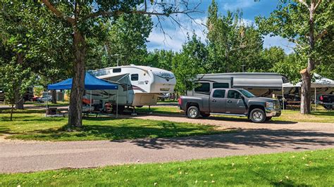 private campgrounds near medicine hat