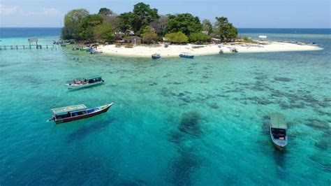 Pulau-pulau di Laut Makassar