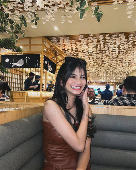 Membangun Identitas di Instagram: Konten dan Interaksi