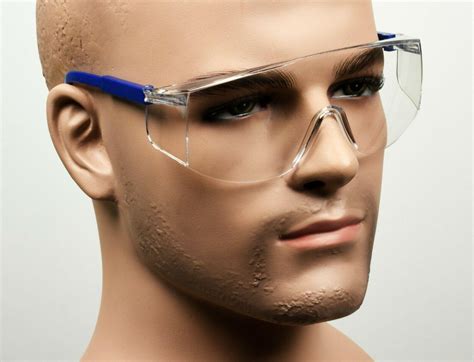 fit of safety glasses