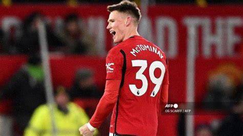 Transisi ke Tim Senior Manchester United