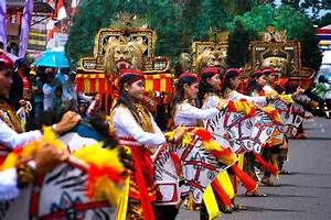 seni-budaya-indonesia