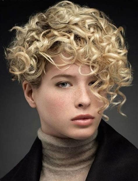 short curly blonde hairstyles