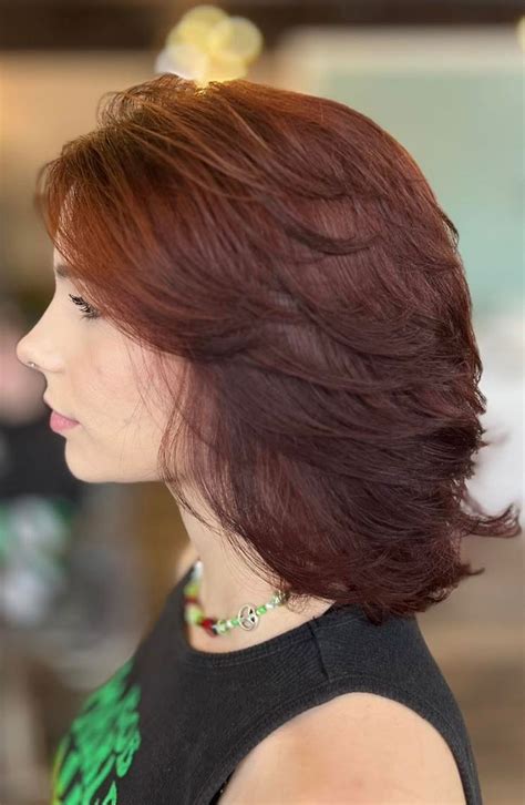 short feathered layers