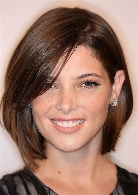 short hair styles for wide faces