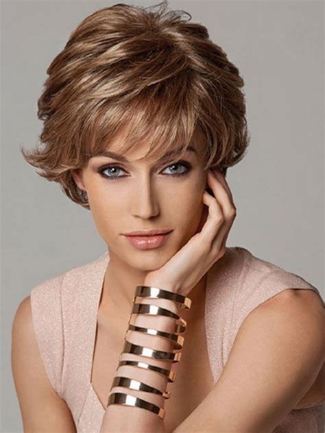 short hair styles in layers