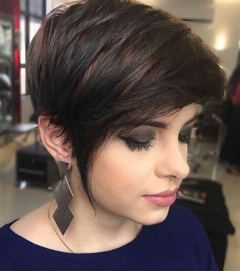 short haircuts for brunettes over 40