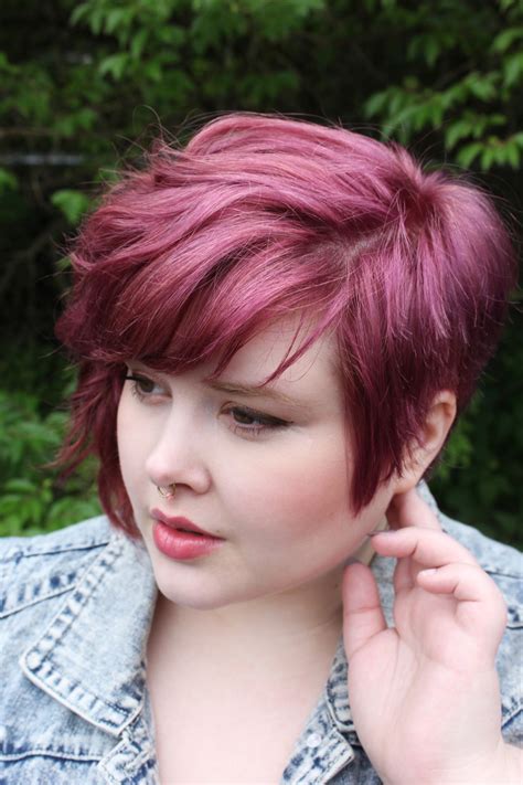 short haircuts for round faces plus size