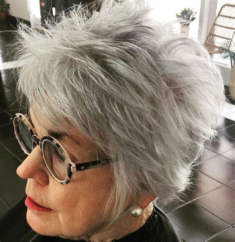 short layered gray hair