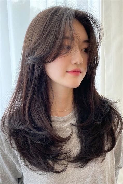 short layered hair with curtain bangs korean
