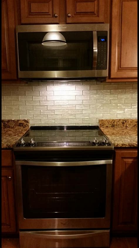 slide in range with backsplash