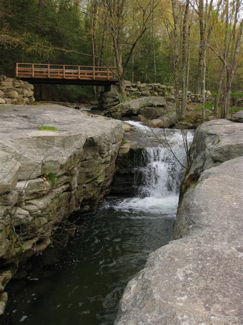 split rock hole