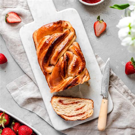 strawberry babka