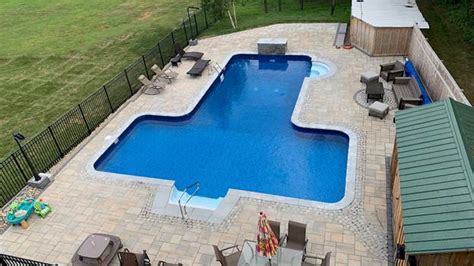 t shaped pool
