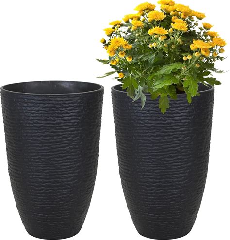 tall plastic pots