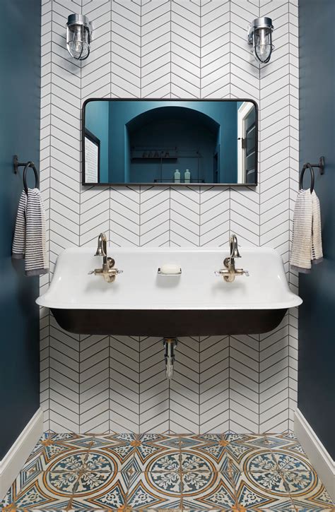 tiling accent wall