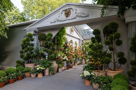 tips for visiting chelsea flower show