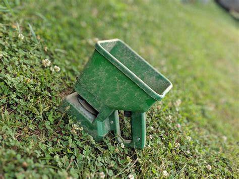 using a hand spreader