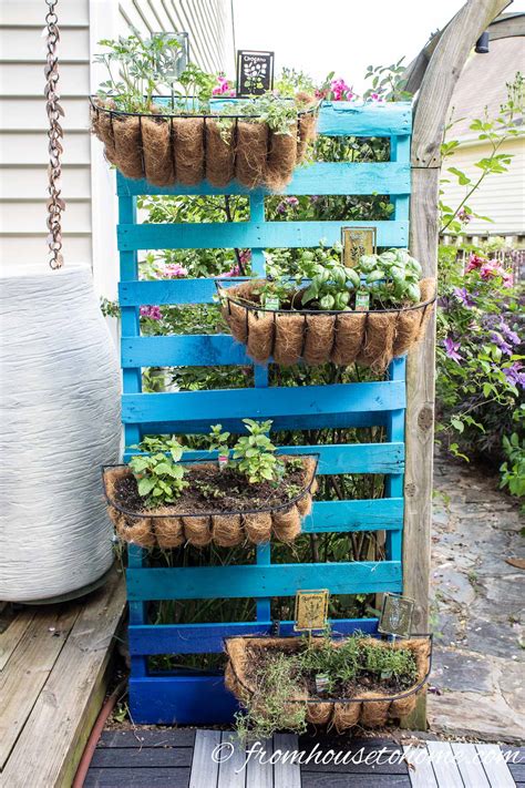 vertical pallet garden beds