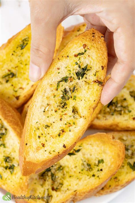 what goes with garlic bread