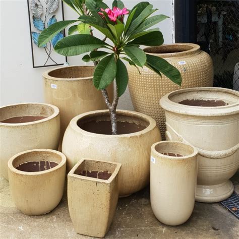 wholesale pots and planters