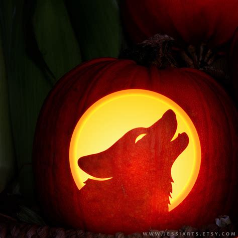 wolf pumpkin