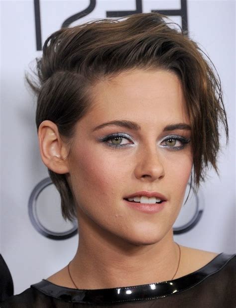 womens short haircuts for oval faces